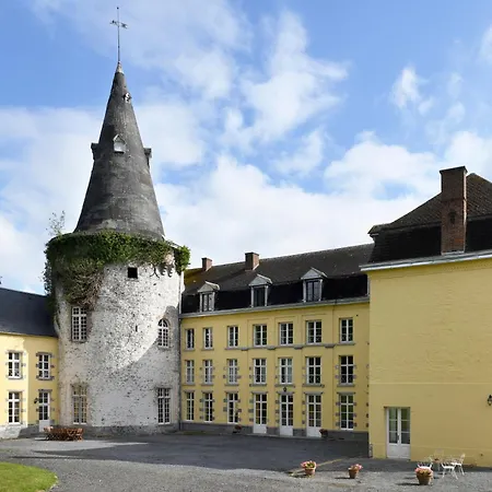 Chateau De *