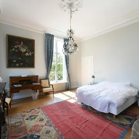 Chateau De Pensión Bellignies